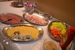 thumbnail: Restaurant