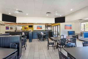 thumbnail: Breakfast area