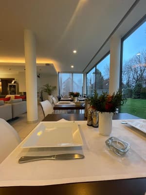 thumbnail: Restaurant