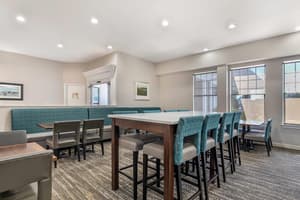 thumbnail: Breakfast area