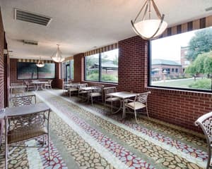 thumbnail: Breakfast area