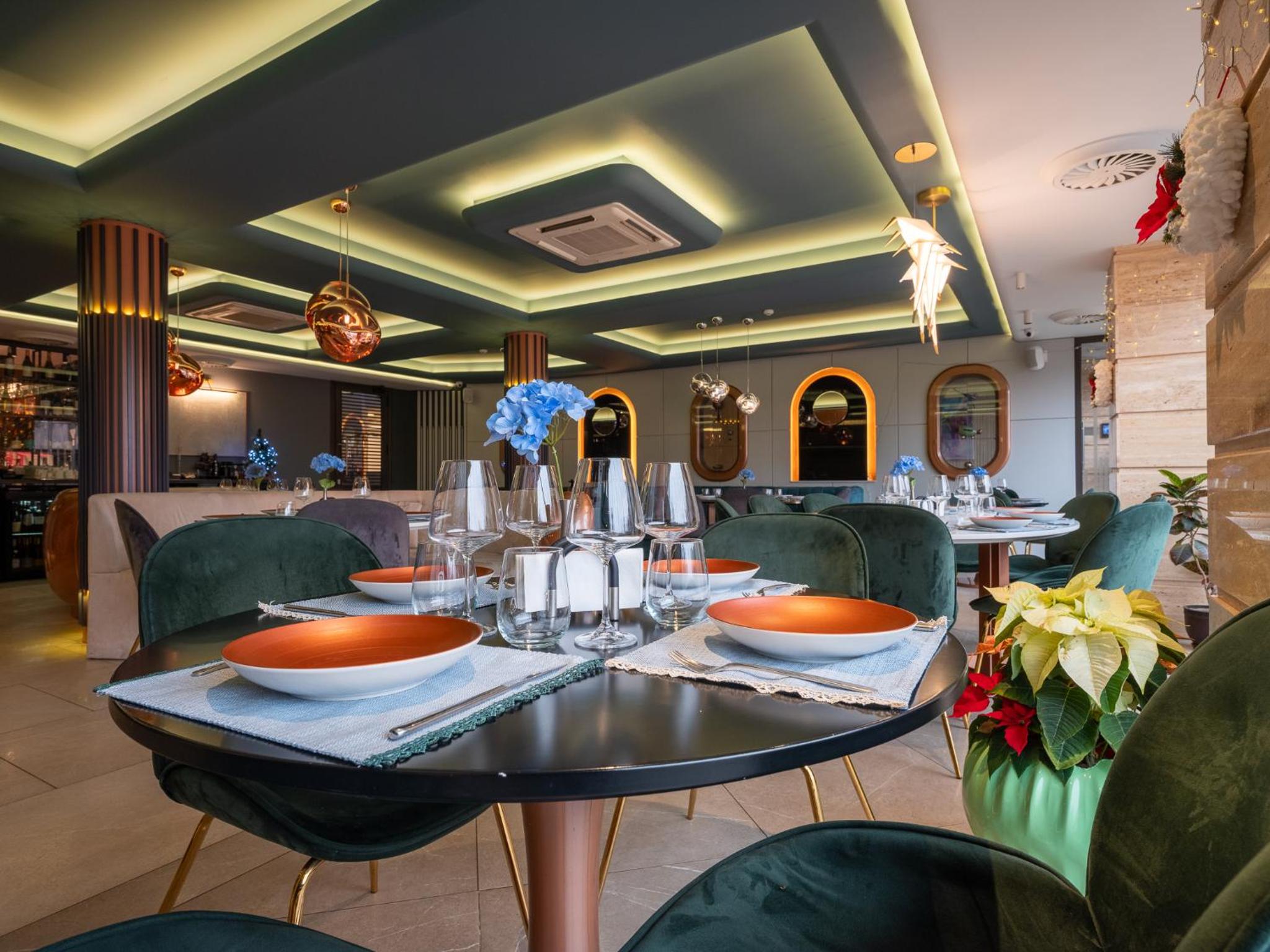 Restaurant-cafeteria