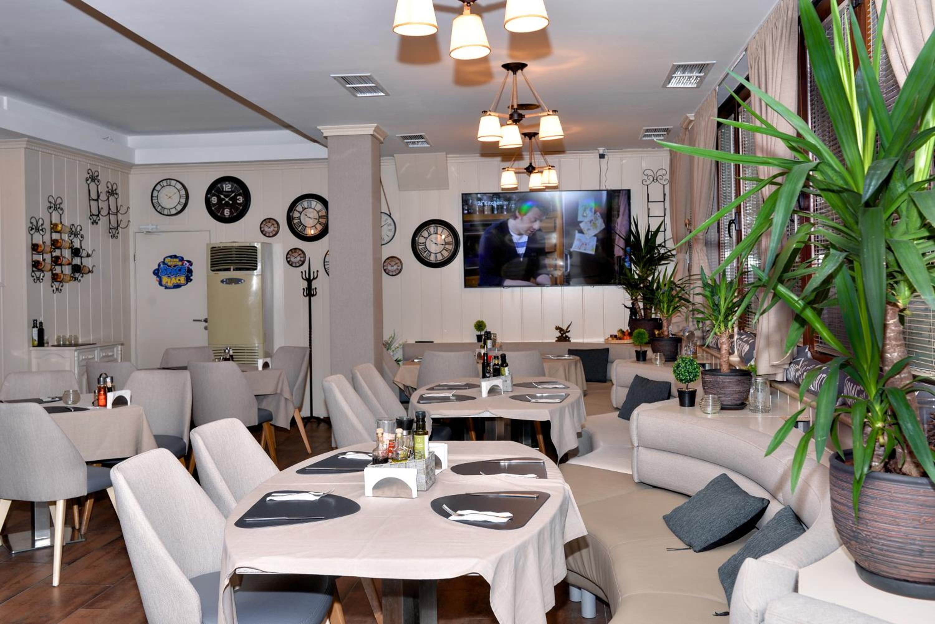 Restaurant-cafeteria