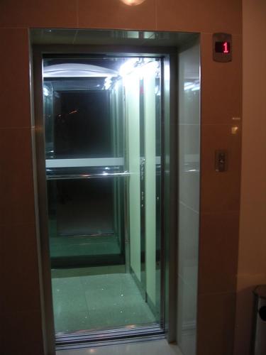 28449177.jpg