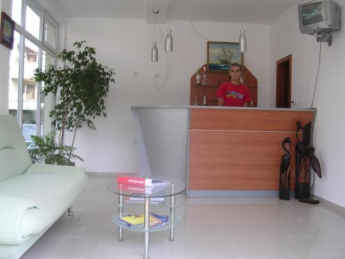 28449169.jpg