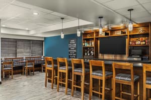 thumbnail: Bar (on property)