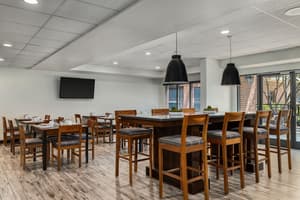 thumbnail: Restaurant