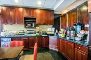 thumbnail: Breakfast area