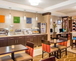 thumbnail: Breakfast area