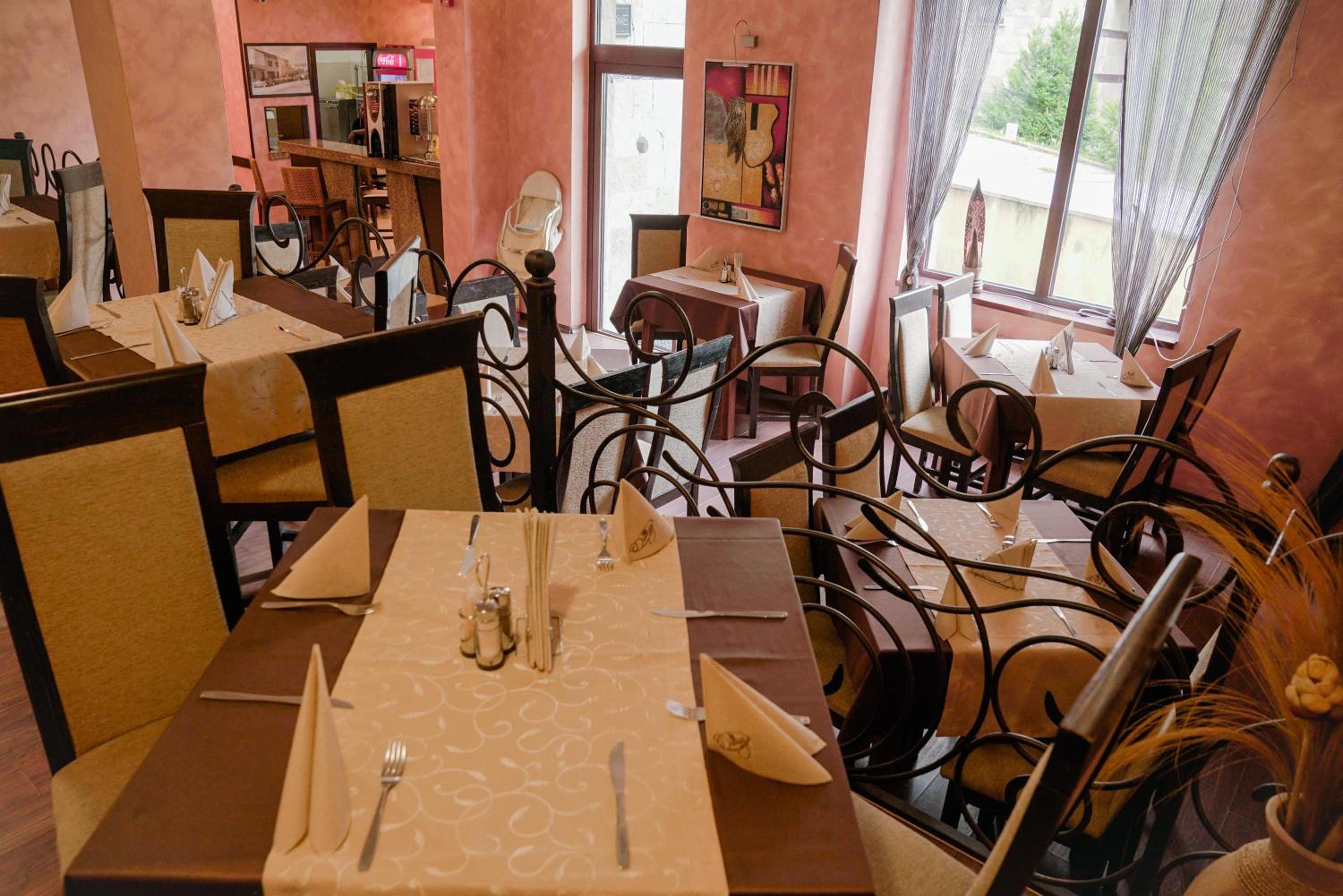 Restaurant-cafeteria