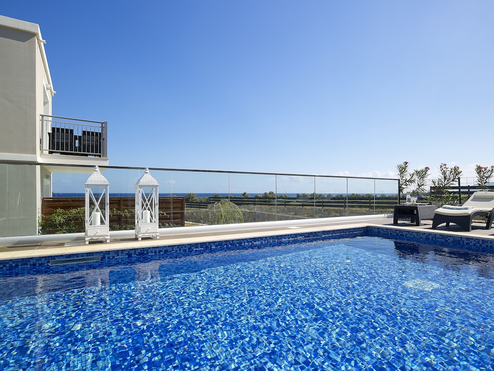 Private pool