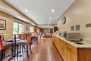 thumbnail: Breakfast area