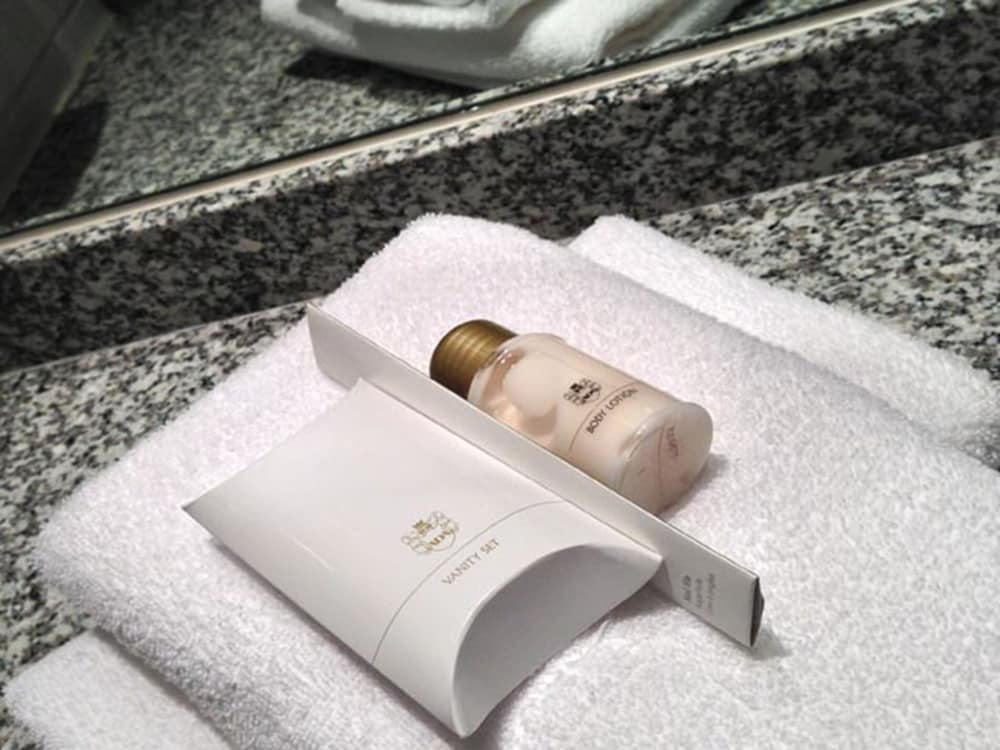 Bathroom amenities
