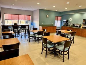 thumbnail: Breakfast area