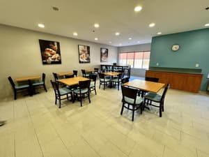 thumbnail: Breakfast area