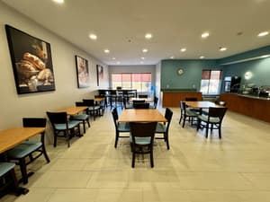 thumbnail: Breakfast area