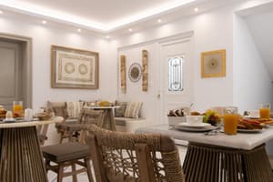 thumbnail: Breakfast area