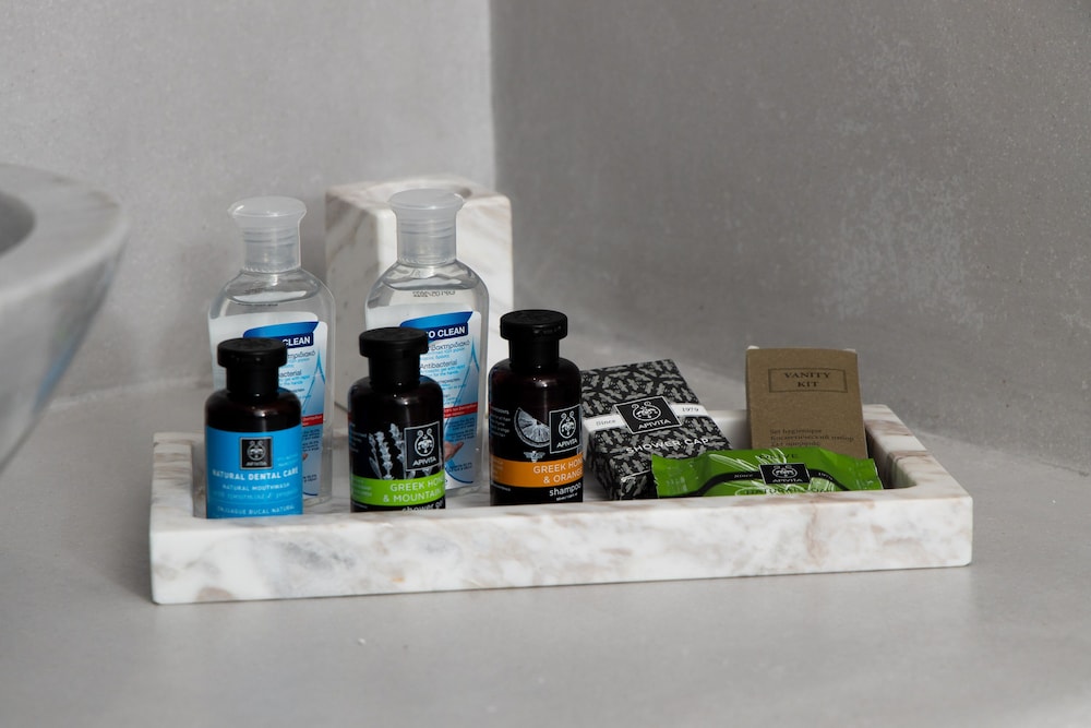 Bathroom amenities