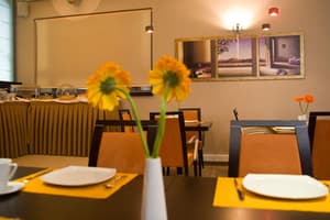 thumbnail: Family dining