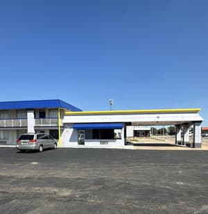 thumbnail: Exterior