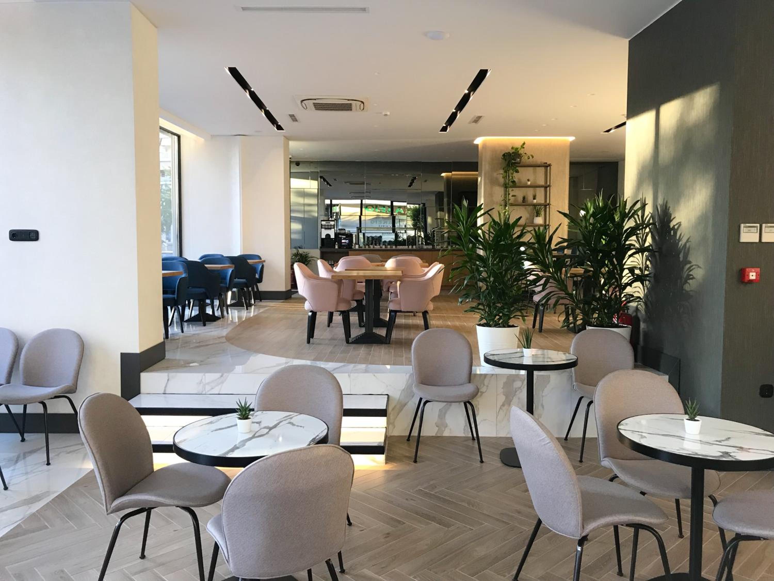 Restaurant-cafeteria