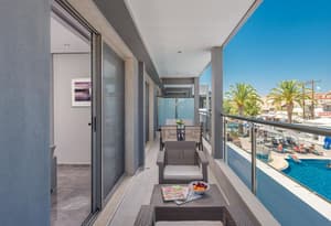 thumbnail: Terrace/patio