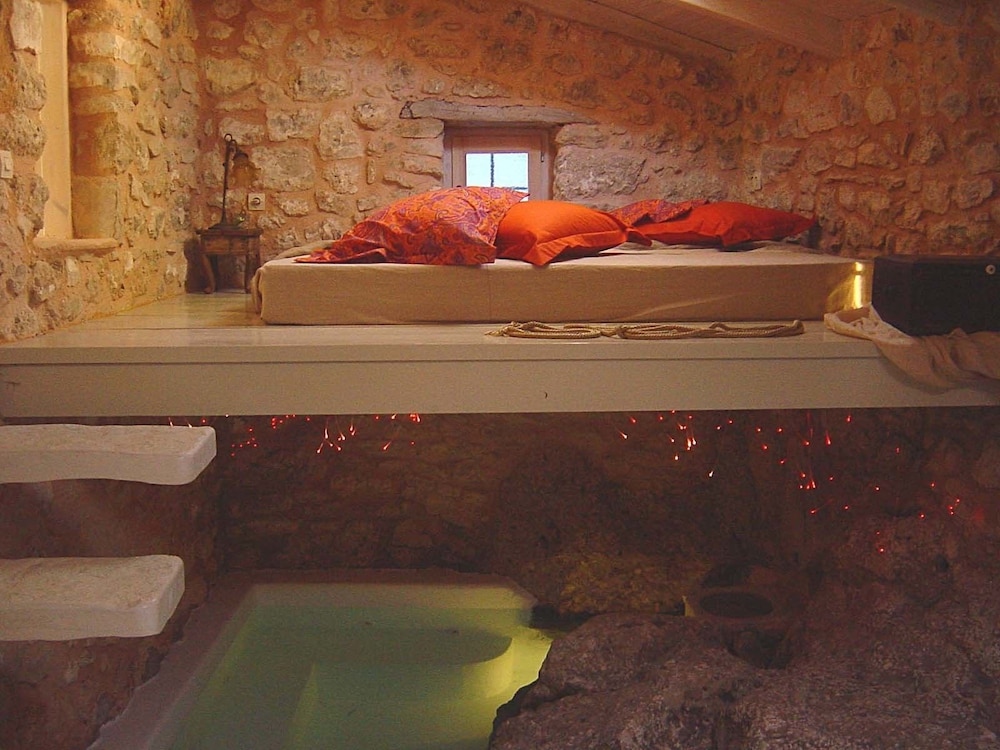 Swimming pool-spa