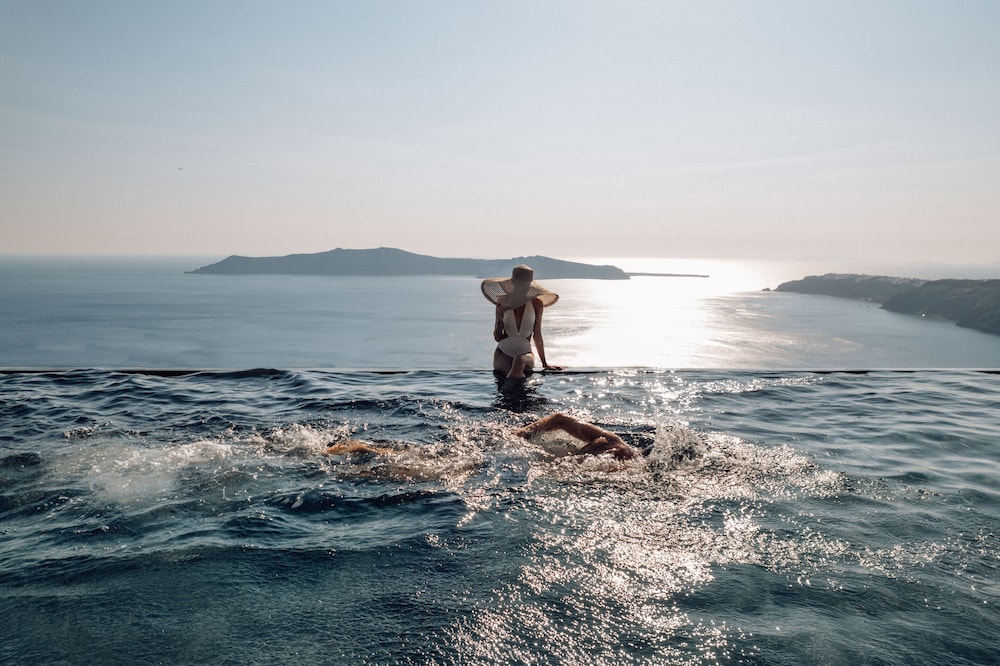 Infinity pool