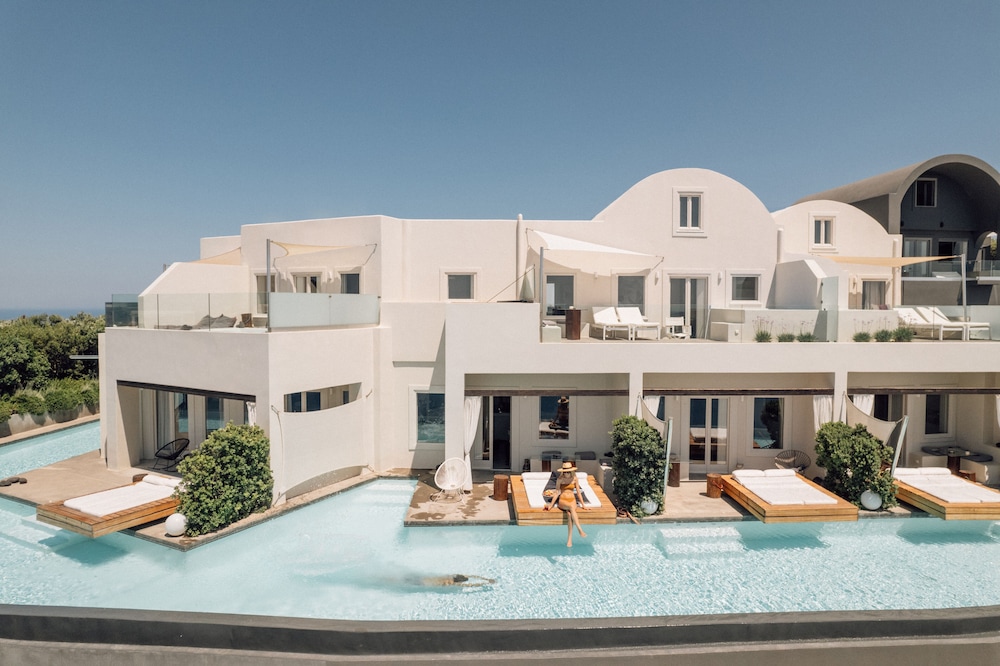 Infinity pool