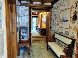 thumbnail: Interior detail