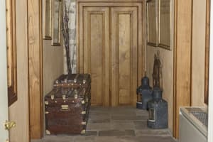 thumbnail: Interior detail