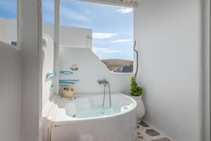 thumbnail: Jetted tub