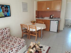 thumbnail: In-room dining