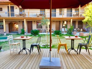 thumbnail: Bar (on property)
