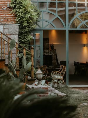 thumbnail: Restaurant