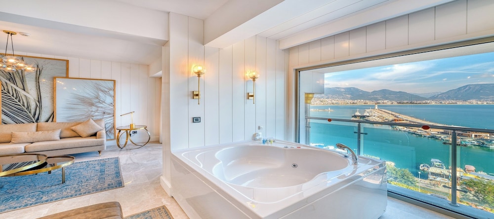 Jetted tub