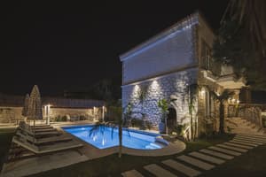 thumbnail: Pool