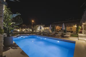 thumbnail: Pool