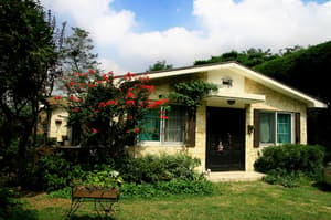 thumbnail: Front of property