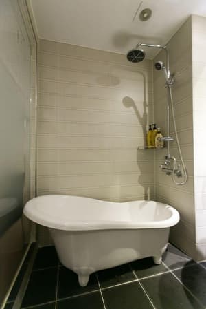 thumbnail: Deep soaking bathtub