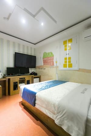 thumbnail: Room