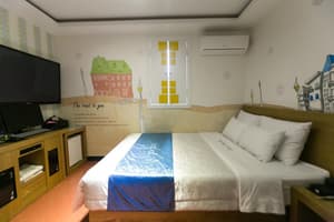 thumbnail: Room