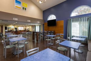 thumbnail: Breakfast area