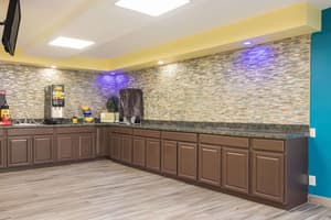 thumbnail: Breakfast area