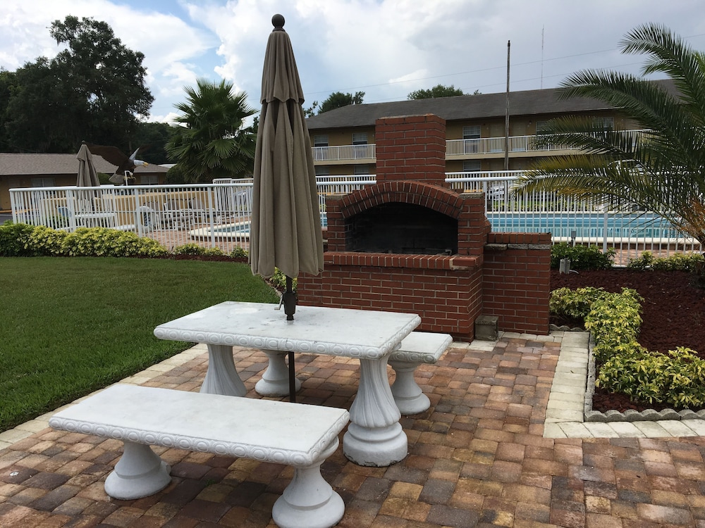 BBQ/picnic area