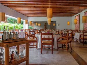 thumbnail: Restaurant
