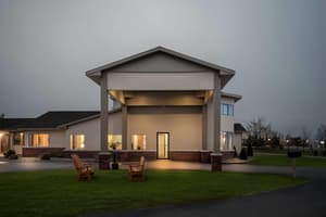 thumbnail: Exterior