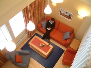 thumbnail: Lounge