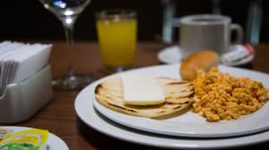 thumbnail: Breakfast area