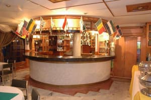 thumbnail: Bar (on property)